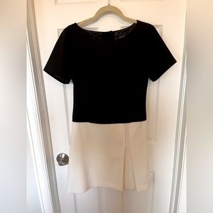 White House Black Market Black/White Colorblock Dress Button Back, size 4
